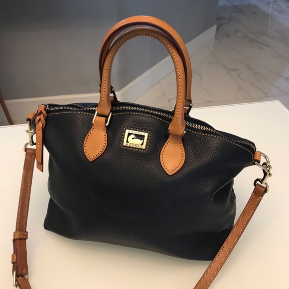 Dooney & bourke barely used - Picture 4 of 9